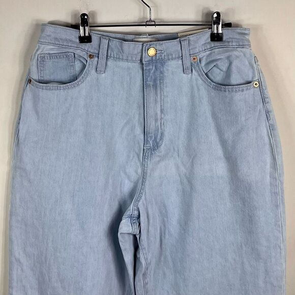 Universal Thread Vintage Straight Light Wash Jeans - Picture 2 of 14